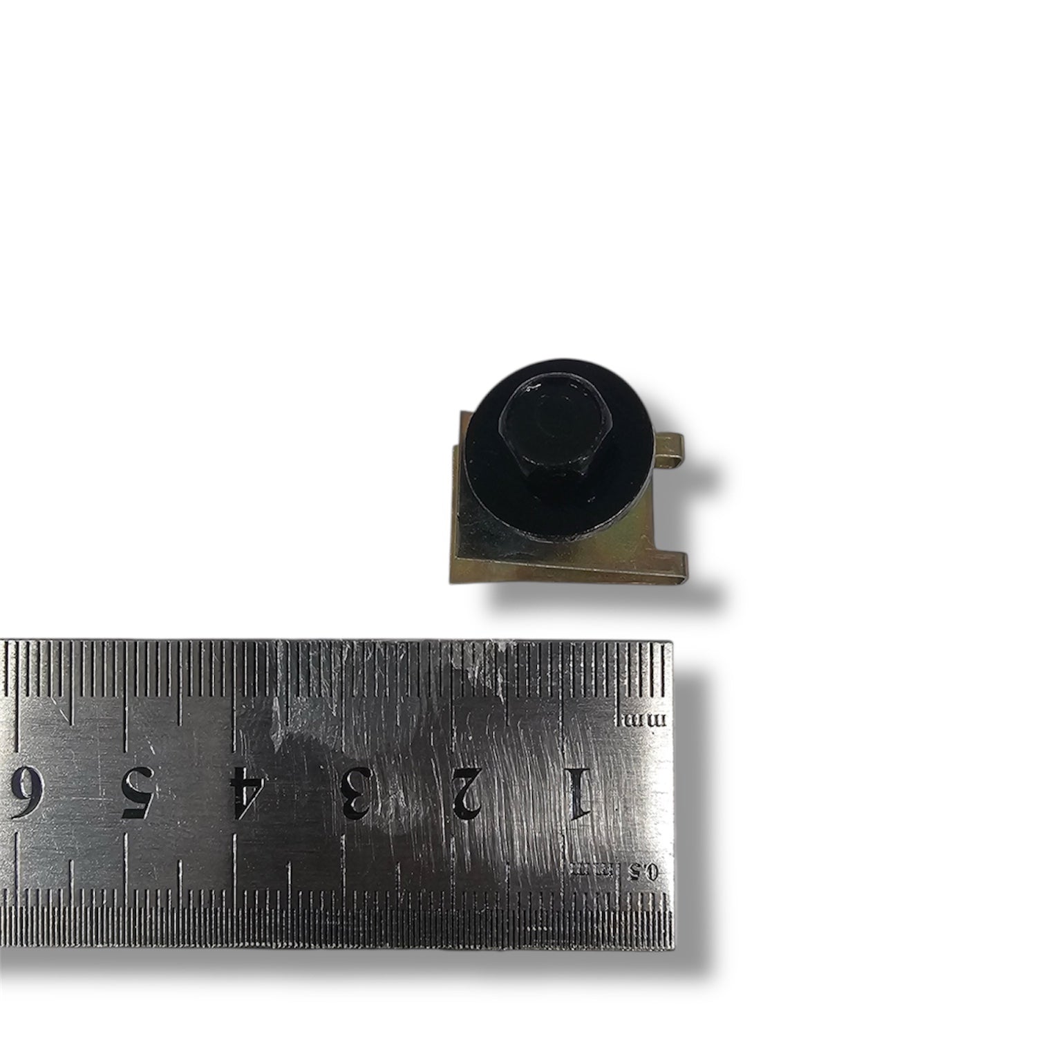 Metāla stiprinājums ar skrūvi